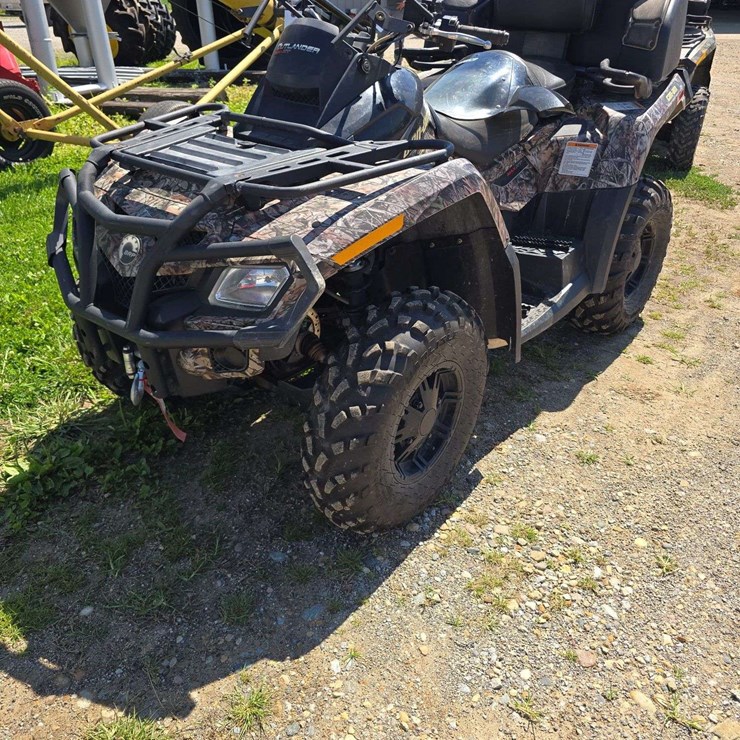 2011 Can-Am 500 V Twin Four Wheeler, 4wd, 5,149 miles, BRP Seat Add on and Storage, needs new left rear boot, other then that good four wheeler