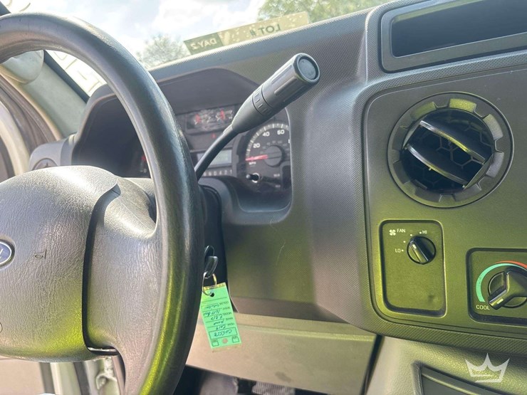 2019-ford-e350-image-15