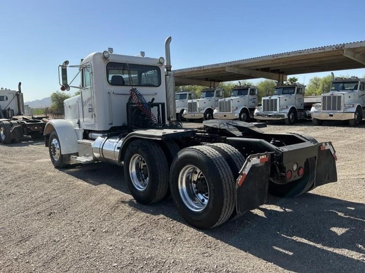2000-peterbilt-379-image-6