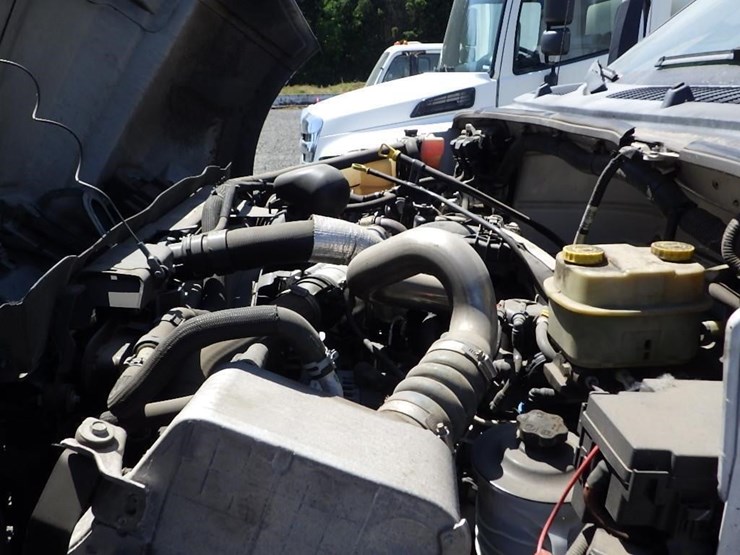 2017-ford-650-image-30