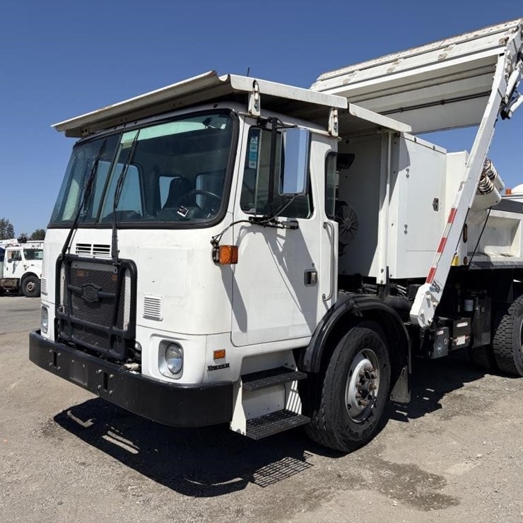 2011 AUTOCAR XPEDITOR