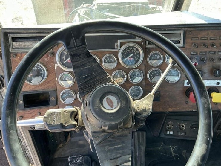1998-peterbilt-379-image-20
