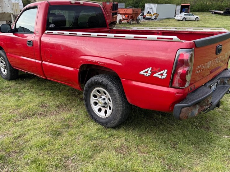 2005-chevrolet-1500-image-4