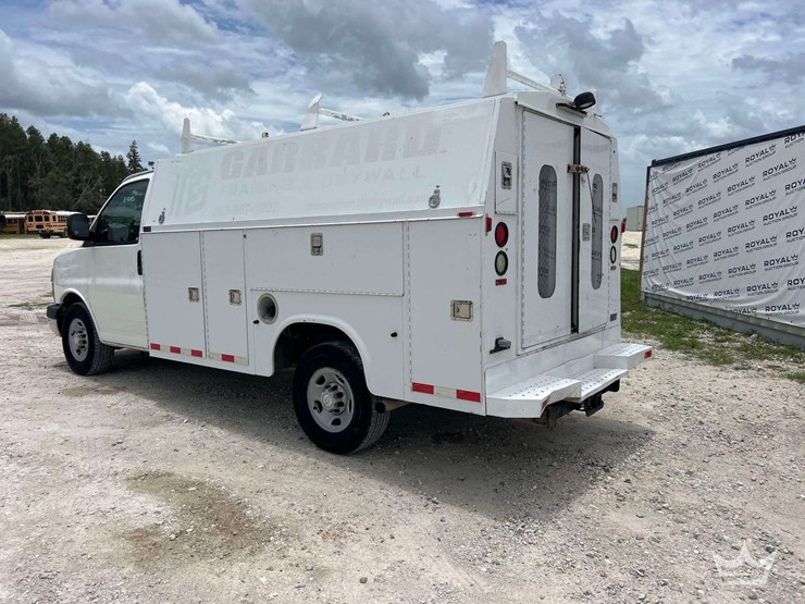 2006-chevrolet-express-knapheide-kuv-enclosed-service-van-image-4