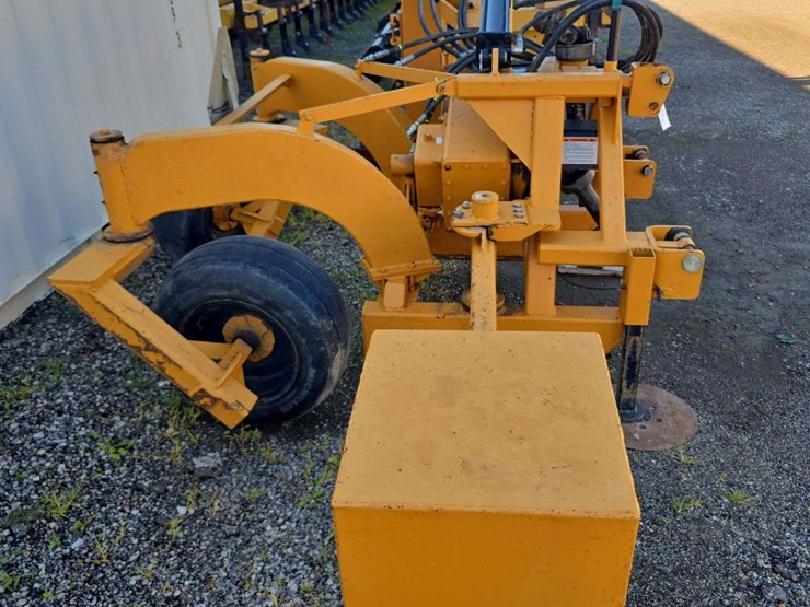 hurricane-side-arm-ditcher,-3pt,-big-1000pto,-3-hyd.-remotes,-rear-dolly-wheels,-side-counter-weight-image-3
