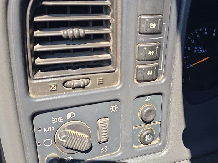 2003-chevrolet-2500hd-pick-up-truck,-211,414-miles,-extended-cab,-long-bed,-gas,-power-window-and-locks,-6.0-vortec,-vin--1gchk29u33e374043-image-22