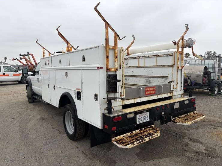 2011-ford-f550-xlt-image-4