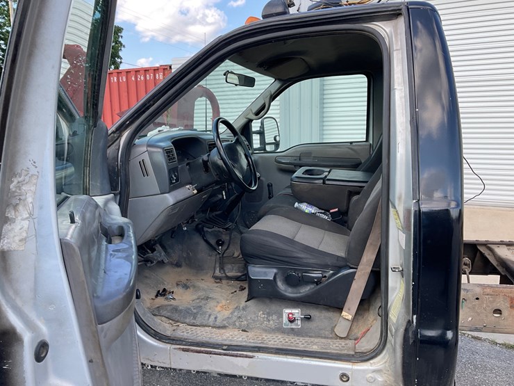 2000-ford-f550-image-16