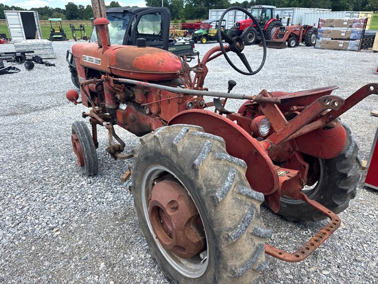 case-ih-140-image-3