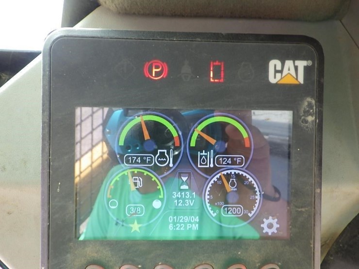2017-caterpillar-239d-image-36