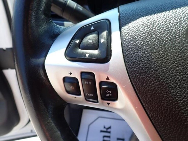2011-ford-edge-image-18