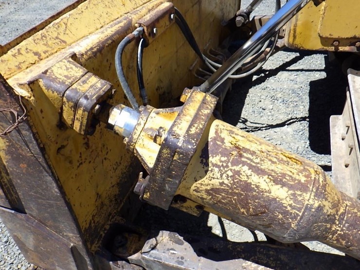 caterpillar-d7-image-13