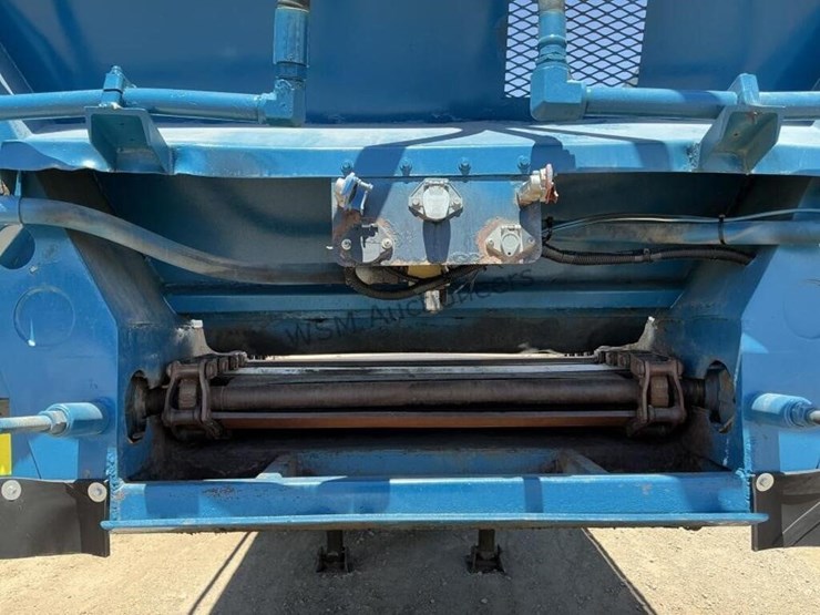 2014-versa-v-bottom-spreader-trailer-image-16