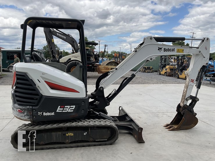 2019-bobcat-e32i-image-5