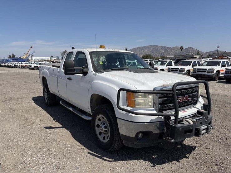 2012-gmc-sierra-3500-image-2