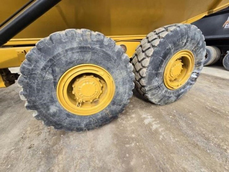 1996-caterpillar-d250e-image-14