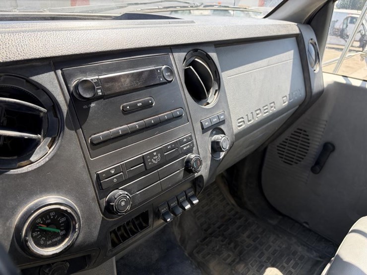 2011-ford-f750-image-16