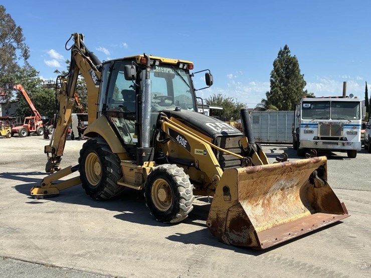 2014-caterpillar-430e-image-2