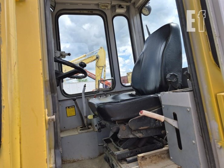 1989-deere-344e-image-12