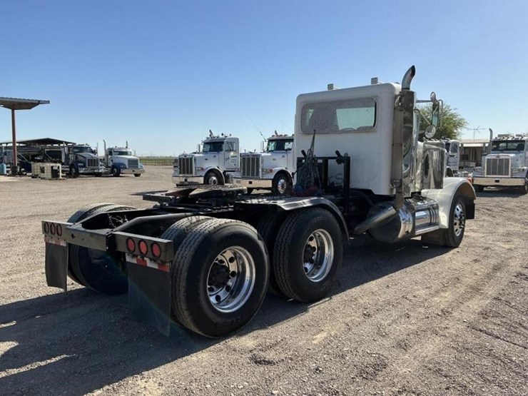1998-peterbilt-379-image-4