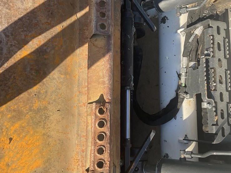 2022-bobcat-t870-image-12