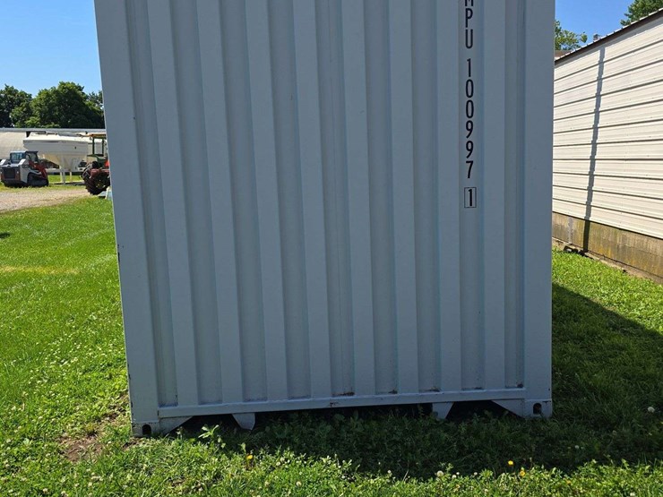 like-new-40ft-shipping-container,-used-very-little,-with-4-side-doors-image-2