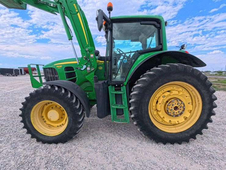 2011-john-deere-7530-premium-image-102