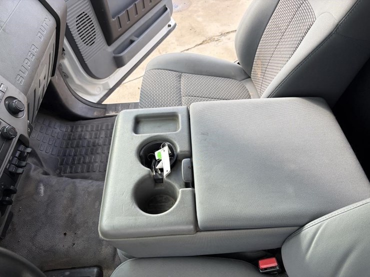2012-ford-f550-image-21