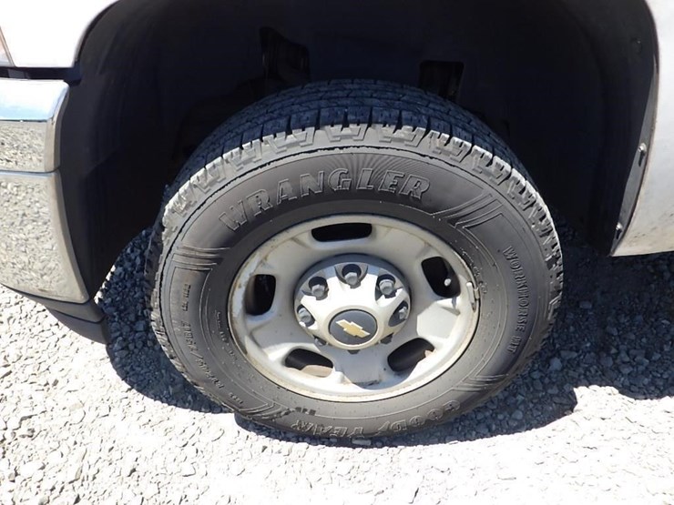 2014-chevrolet-2500hd-image-10