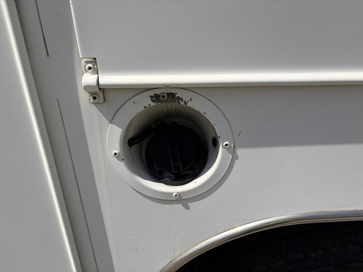 2008-chevrolet-2500-image-6