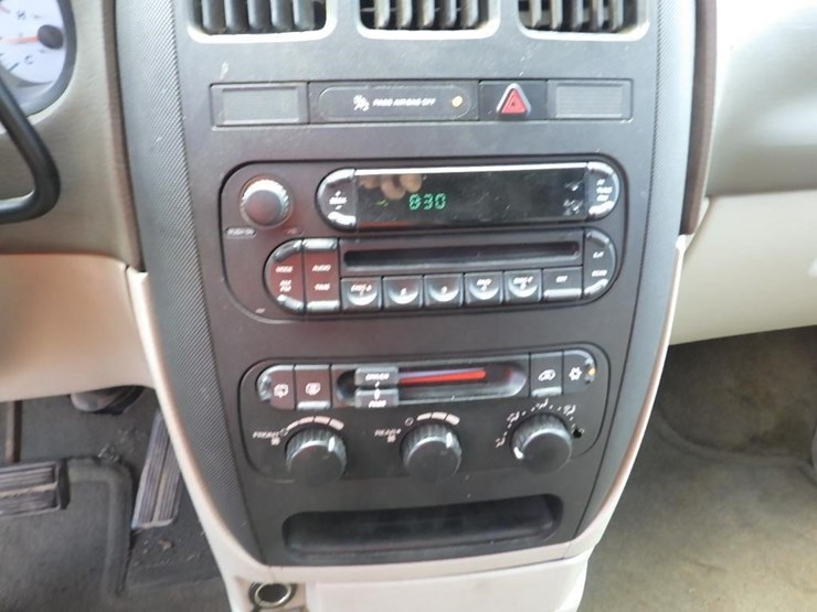 2006-dodge-grand-caravan-image-25