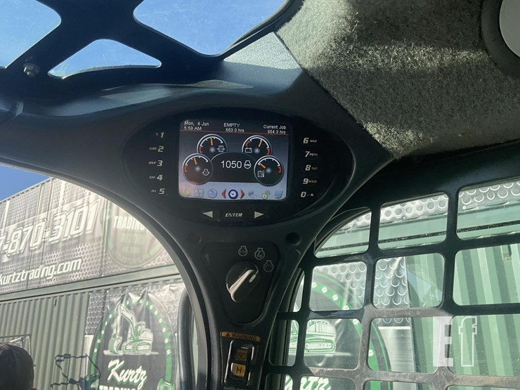 2022-bobcat-t870-image-17