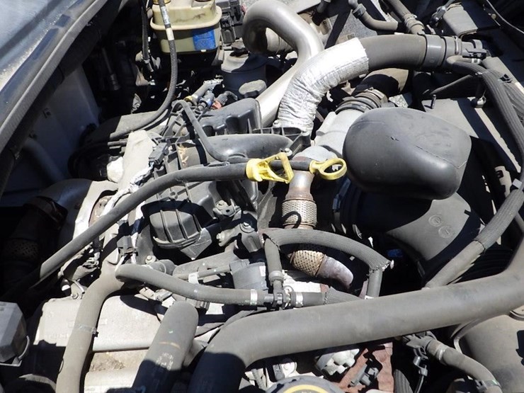 2017-ford-650-image-32
