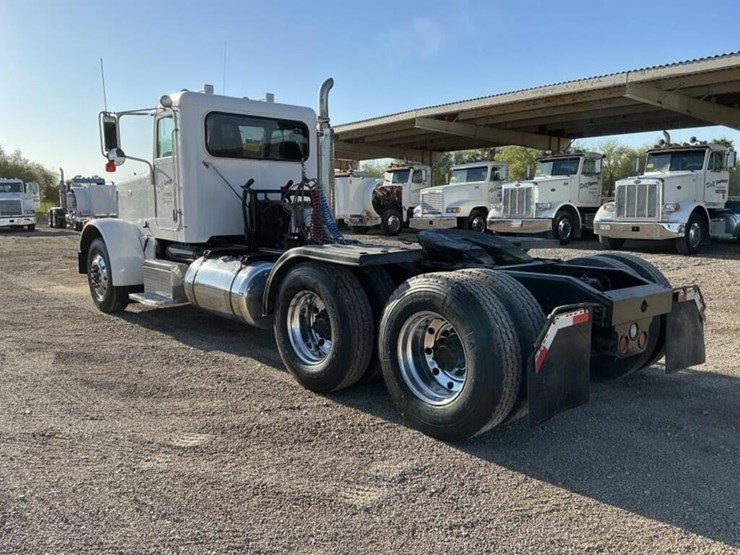 2005-peterbilt-379-image-6