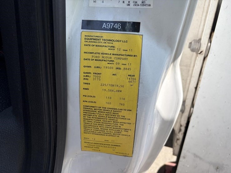 2012-ford-f550-image-24
