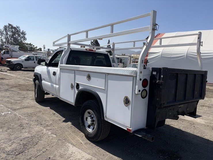 2006-chevrolet-3500-image-4