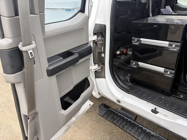 2017-ford-f350-xl-image-11
