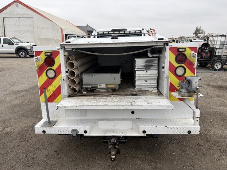 2017-ford-f350-xl-image-12