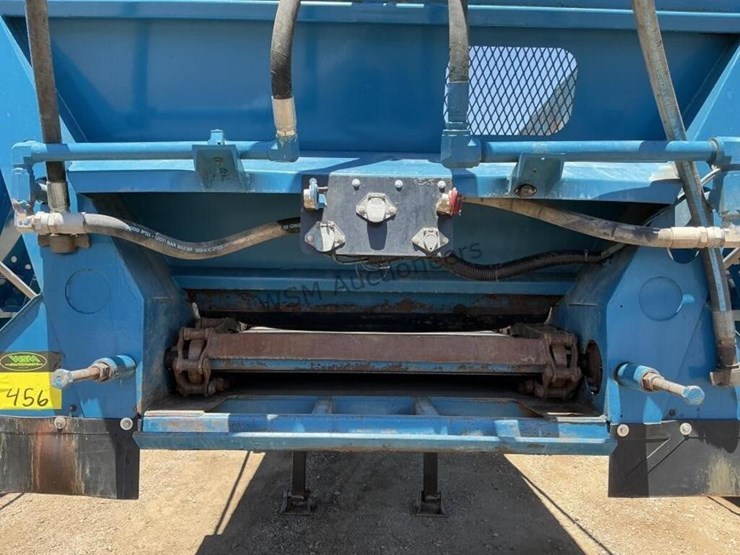 2014-versa-v-bottom-spreader-trailer-image-16