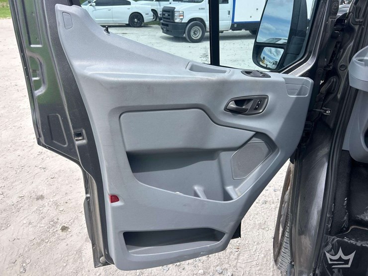 2017-ford-transit-image-14