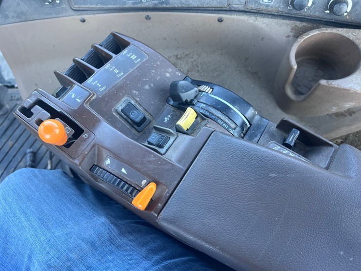 john-deere-8110-image-28