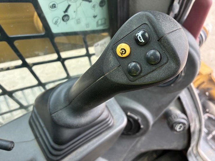 2019-caterpillar-259d3-image-20
