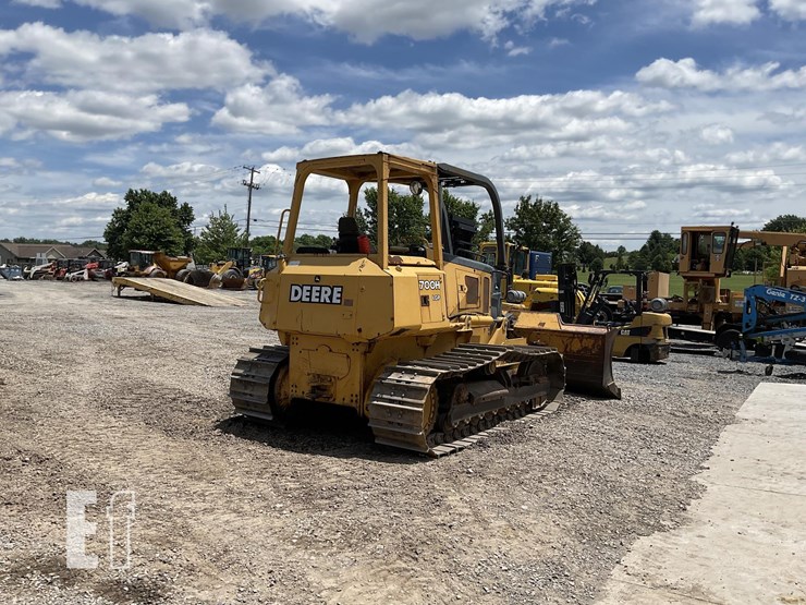 2004-deere-700h-image-4