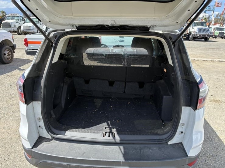 2017-ford-escape-image-14