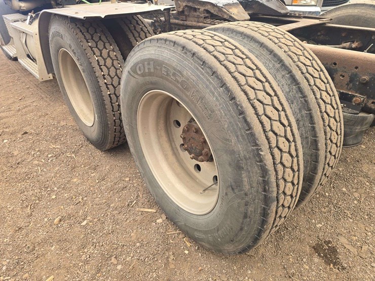 1991-freightliner-semi,-wet-kit,-9-speed,-air-brakes,-twin-fuel-tanks,-aluminum-ris,-ss-fenders,-11r24.5,-detroit-diesel-60-series,-air-slide-5th-wheel,-vin--1fuvdseb5lh392980-image-10