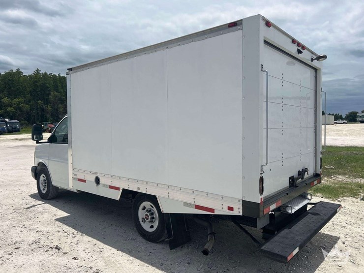 2019-gmc-savana-12ft.-reefer-box-truck-image-4
