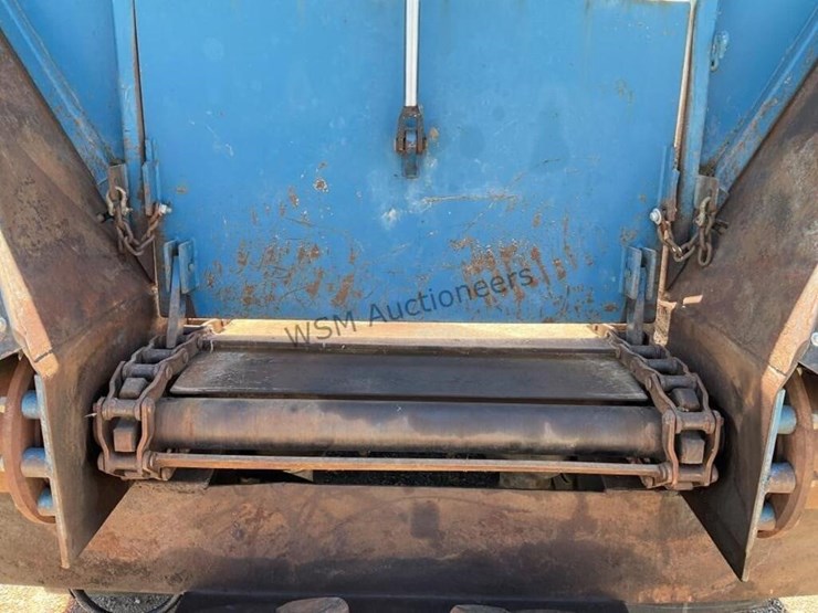 2012-versa-v-bottom-spreader-trailer-image-12