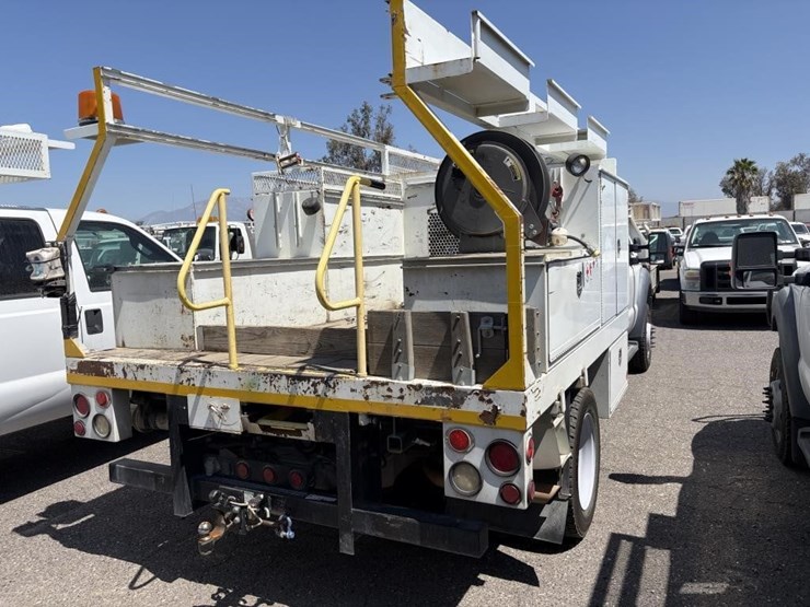 2012-ford-f550-image-3