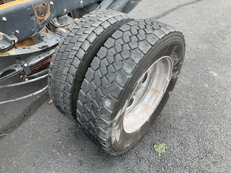 2019-ford-f550-image-8