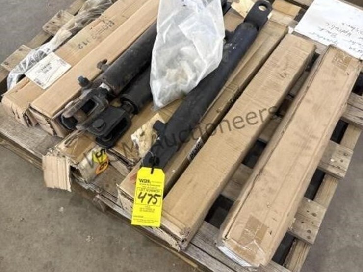 versa-spreader-trailer-rear-door-hydraulic-image-5